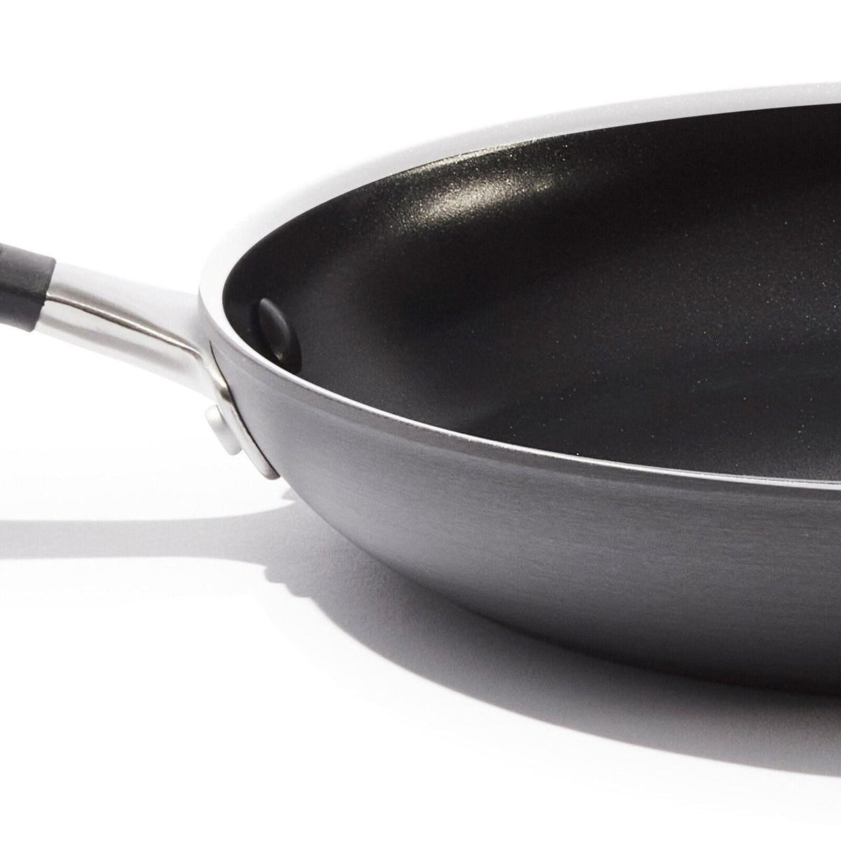 non-stick-pro-every-day-3-piece-frying-pan-set-r4 cc010474-001-oxo-non-stick-everyday-8-10-12-3-piece-open-frypan-set_pdp_07.jpg
