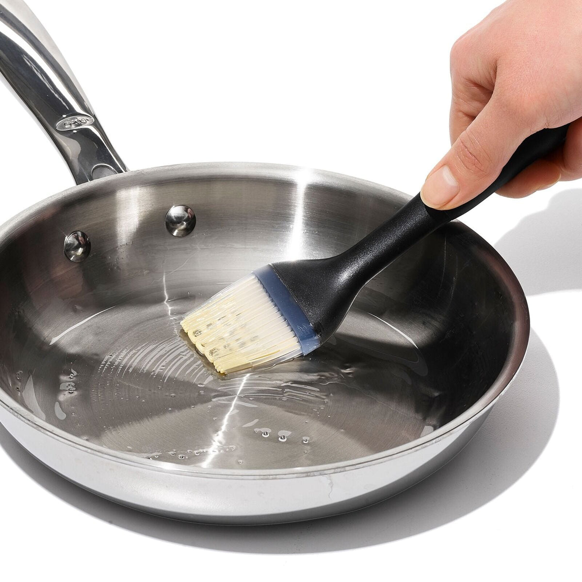 oxo-good-grips-silicone-pastry-brush-o0 1071062v1_detailed_product_view_2.jpeg