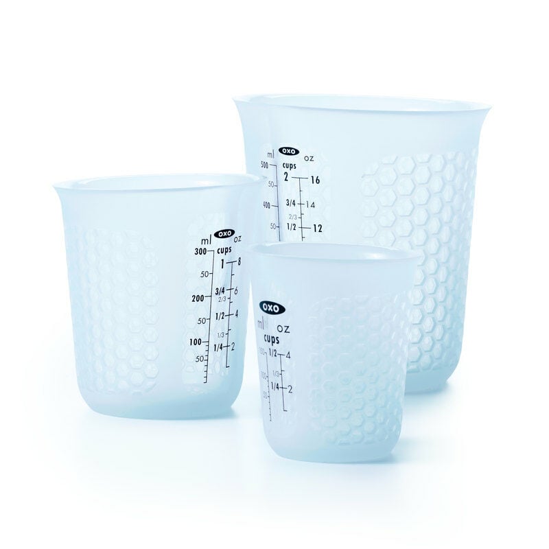 3-piece-squeeze-and-pour-silicone-measuring-cup-set-k0 11172700_measuring_set_2.jpg