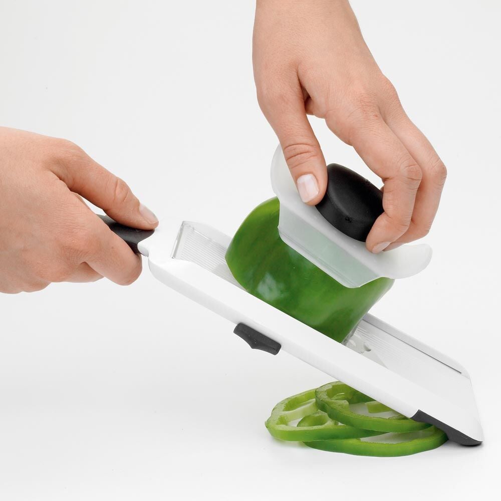 oxo-good-grips-hand-held-mandoline-slicer-x9 1119100_2_.jpg