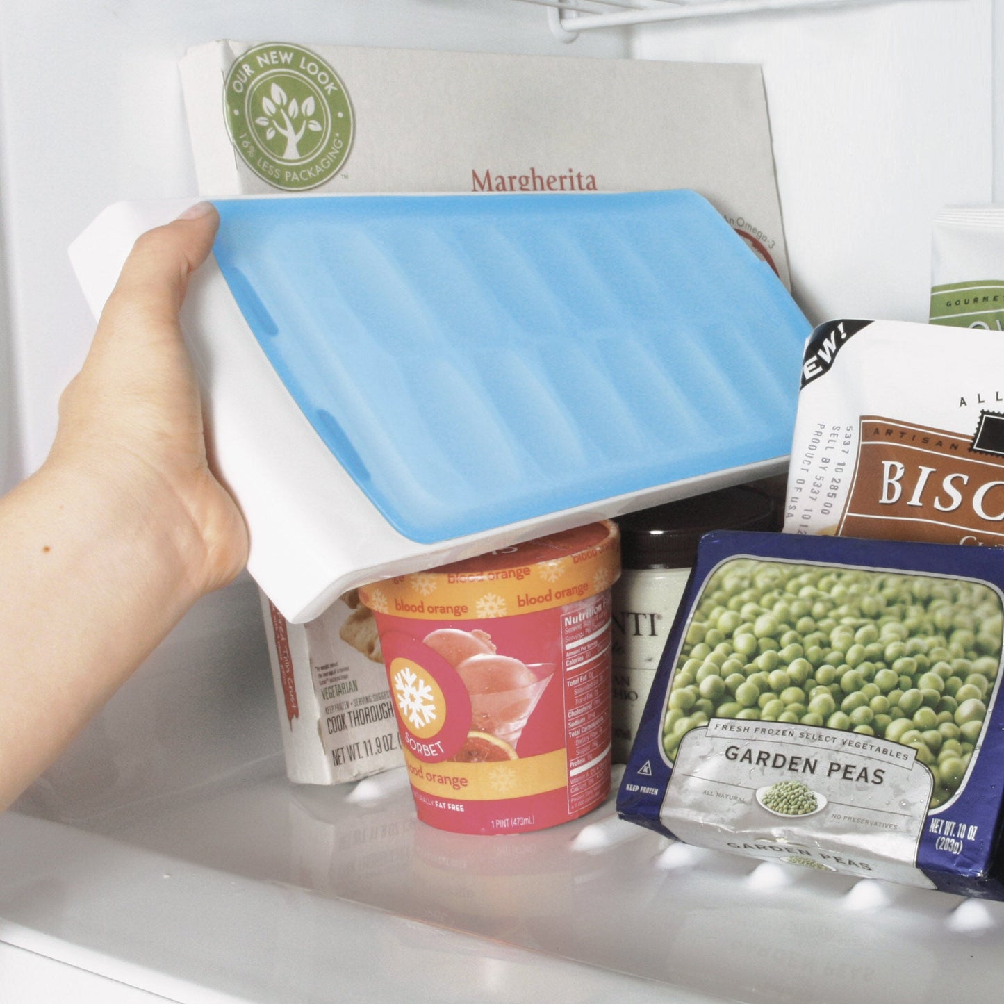 no-spill-ice-cube-tray-a3 1132080_4_no-spill_ice_cube_tray.jpg