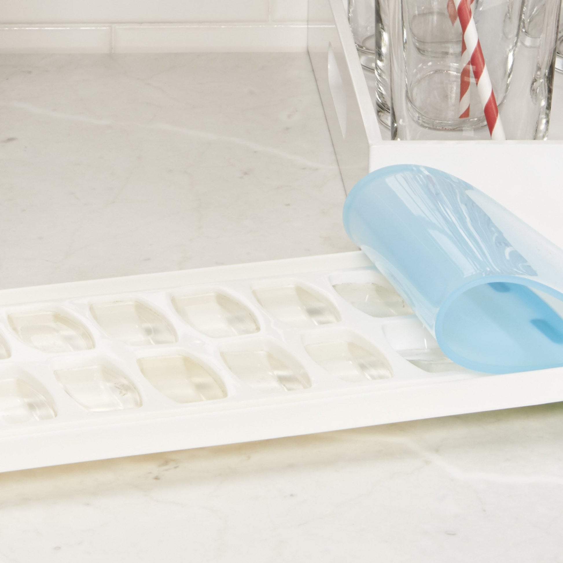 no-spill-ice-cube-tray-a3 1132080_9_no-spill_ice_cube_tray.jpg