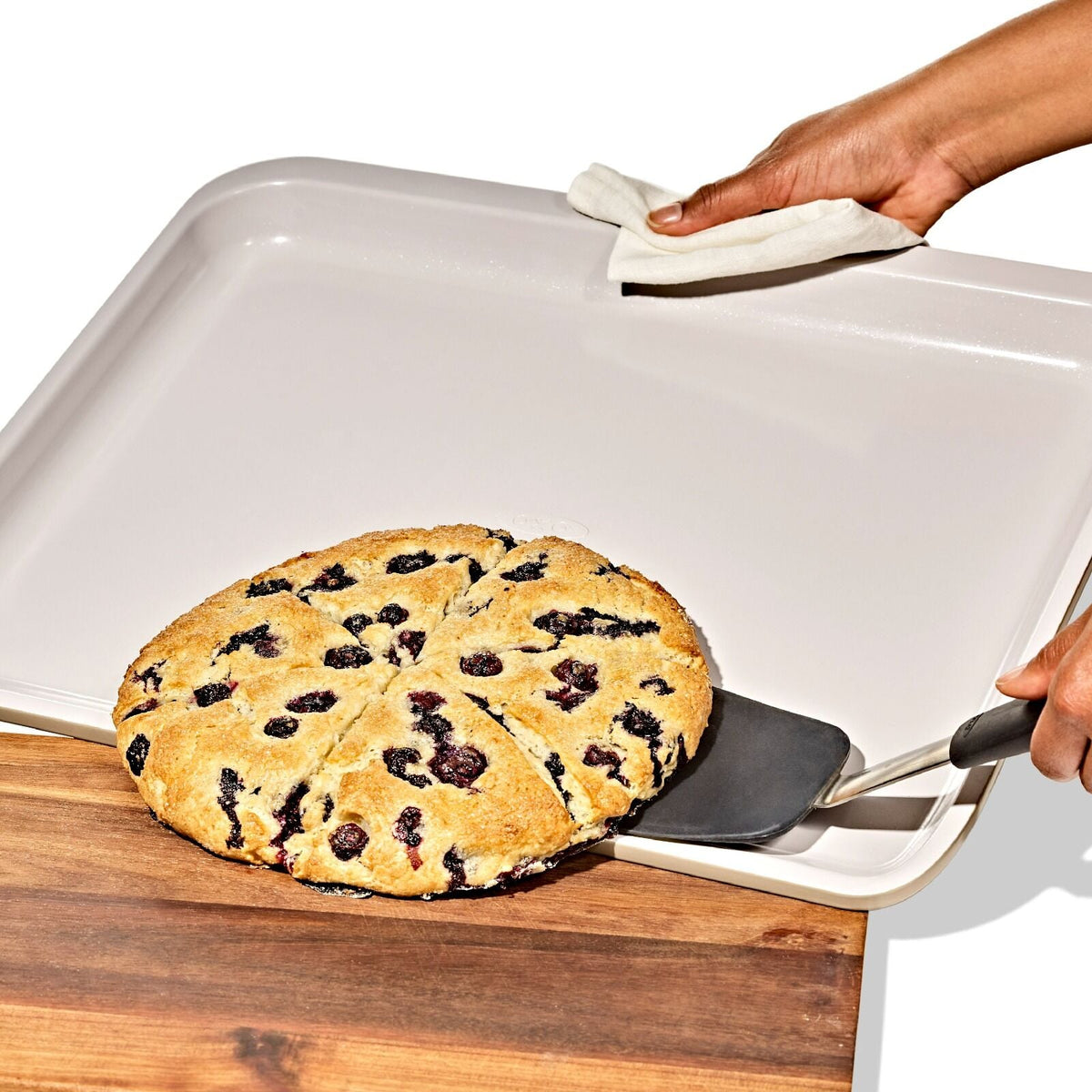 non-stick-pro-ceramic-coated-metal-bakeware-cookie-sheet-biscuit-d7 24123db9-ee95-4e4b-8882-81e452abcd2a.jpeg