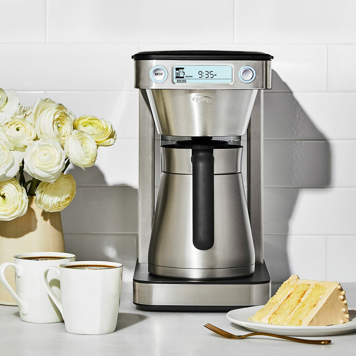 12-cup-coffee-maker-with-podless-single-serve-function-c4 brew_8721200v1_12cupcoffeemaker_37.jpg