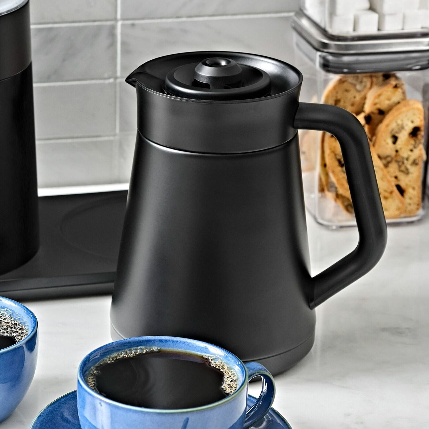 replacement-carafe-for-9-cup-coffee-maker-matte-black-p7 brew_8725100_9-cup-coffee-maker-black-carafe_pdp_02_1_.jpeg