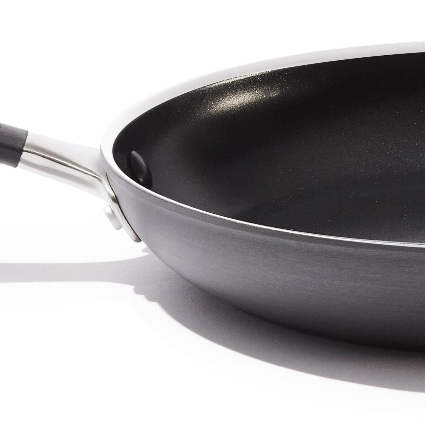 non-stick-pro-every-day-3-piece-frying-pan-set-r4 cc010474-001-oxo-non-stick-everyday-8-10-12-3-piece-open-frypan-set_pdp_07.jpg