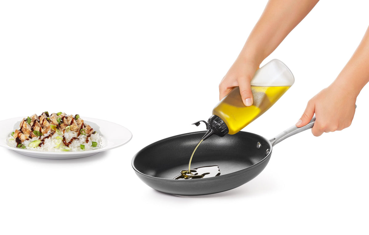 oxo-chef-s-squeeze-bottles-16-ounces-p0 gg_11219400_4_-v2.jpg