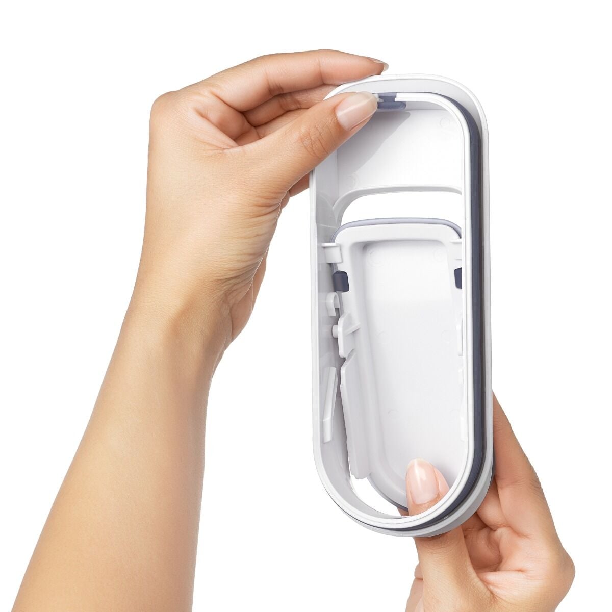 oxo-good-grips-all-purpose-dispenser-1-2-qt-v7 gg_11247400_4.jpg