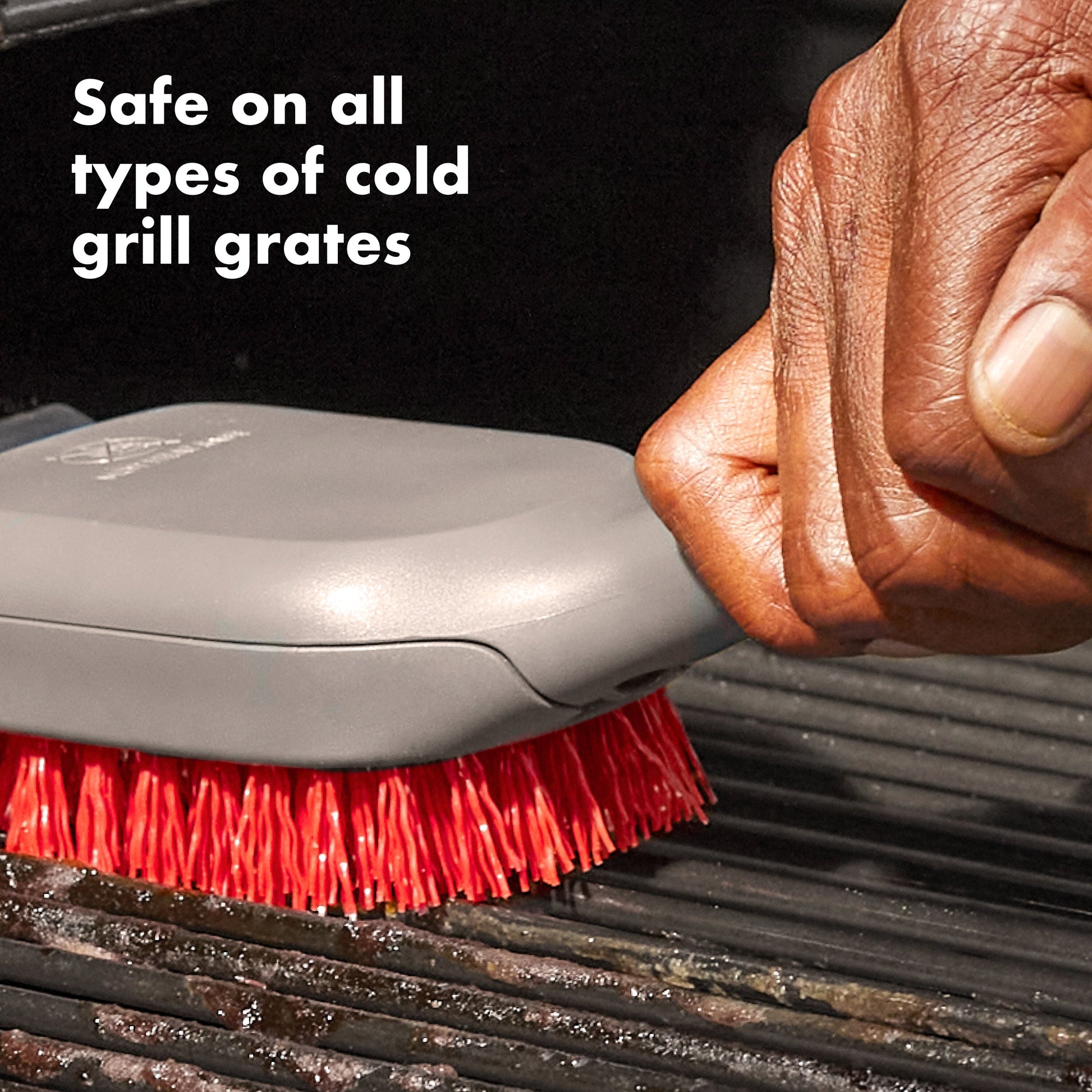 oxo-good-grips-nylon-grill-brush-for-cold-cleaning-e8 gg_11329400_8a.jpg