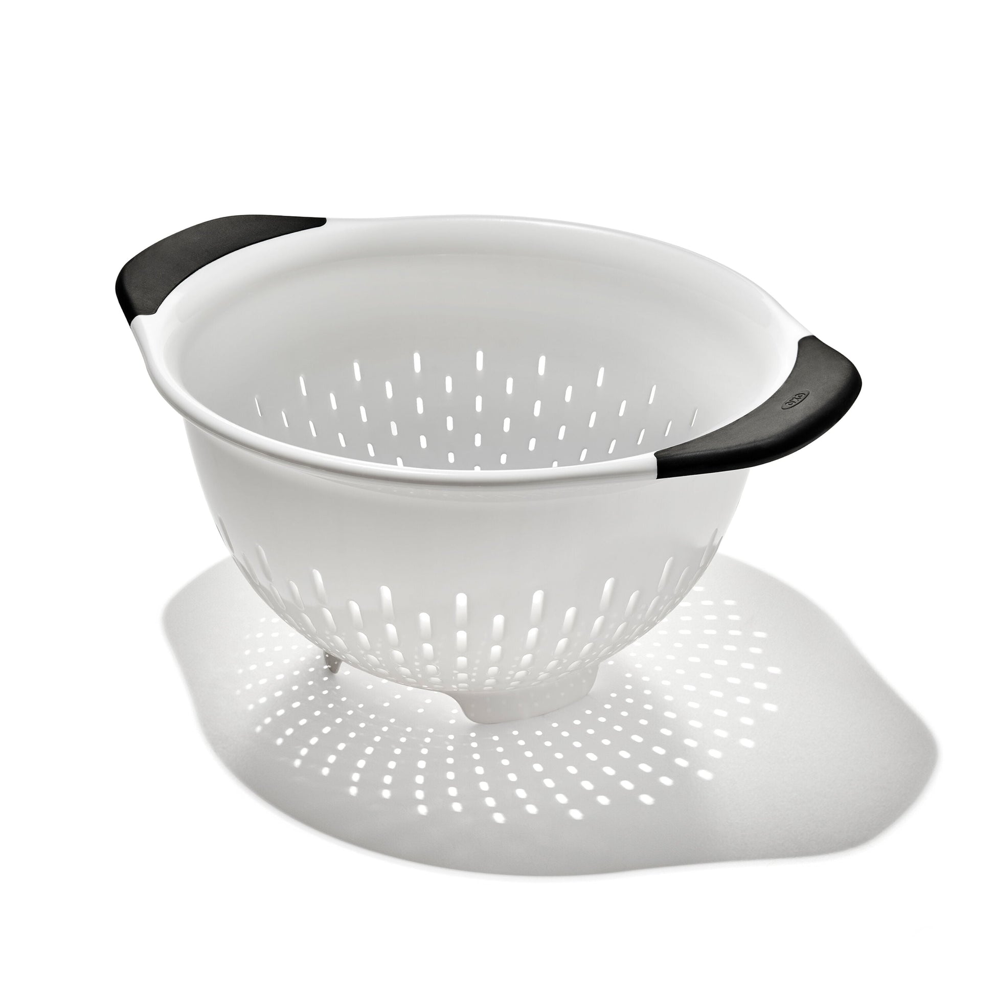 plastic-colander-k8 gg_11331000_plasticcolander3qt_apdp_00_main.jpg