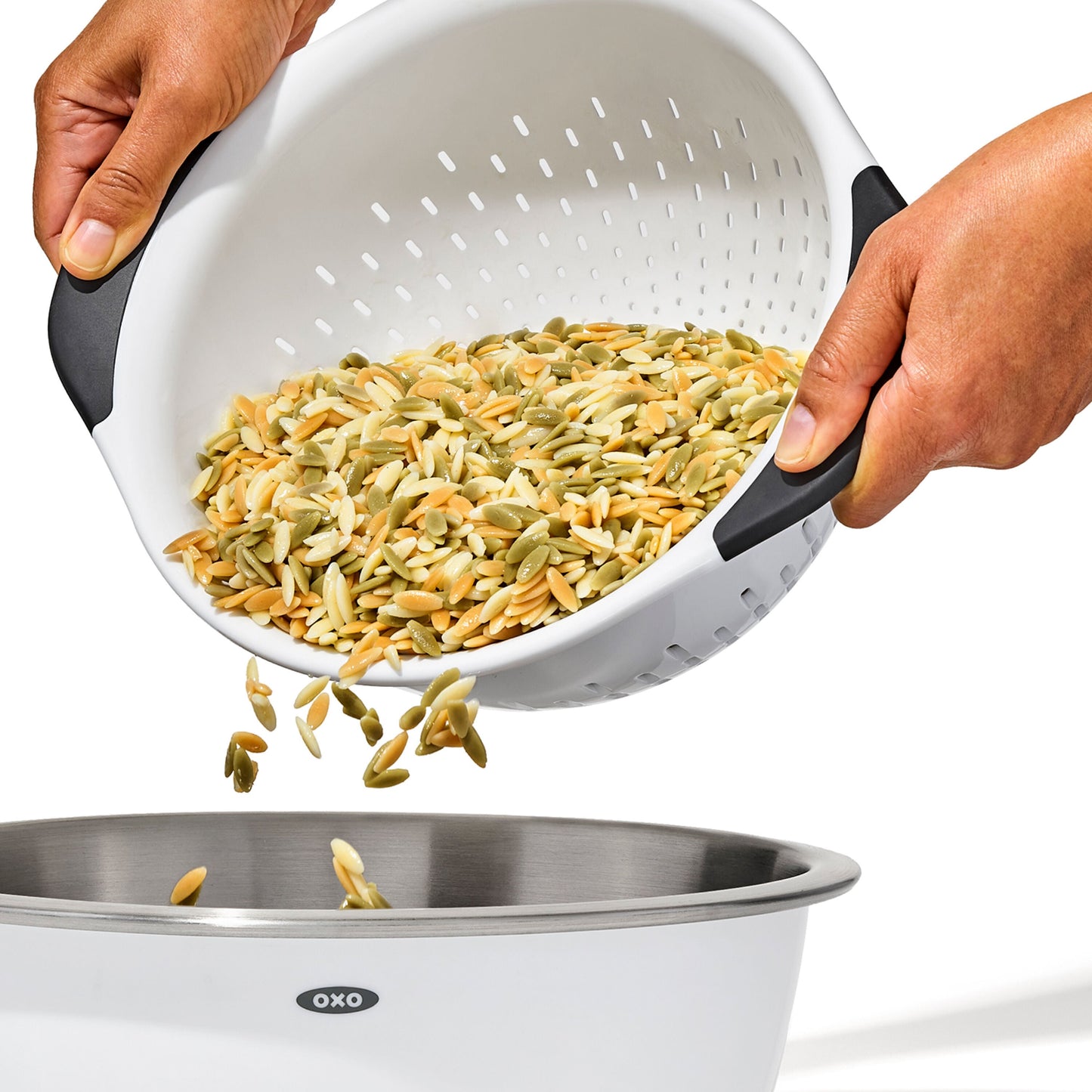 plastic-colander-k8 gg_11331000_plasticcolander3qt_pdp_02.jpg