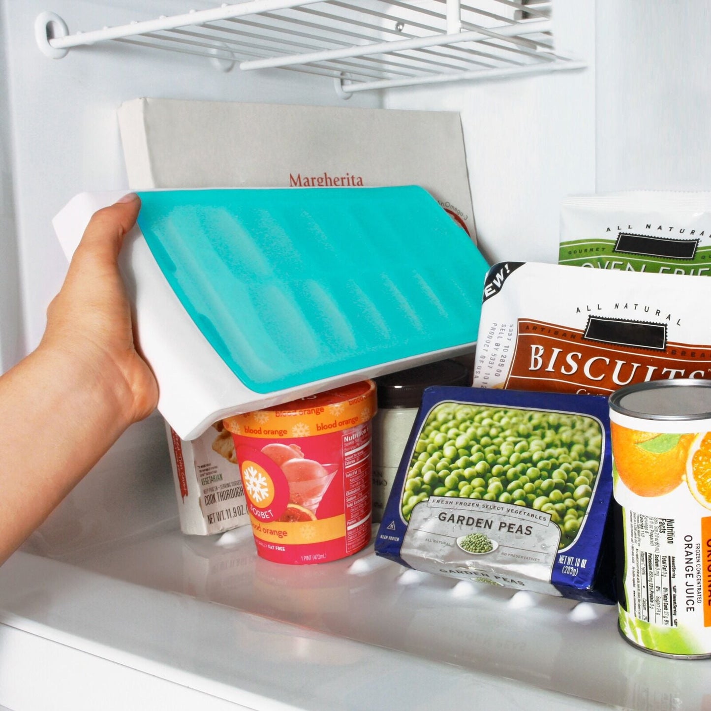 no-spill-ice-cube-tray-2-pack-u0 gg_11362000_02_rgb.jpg
