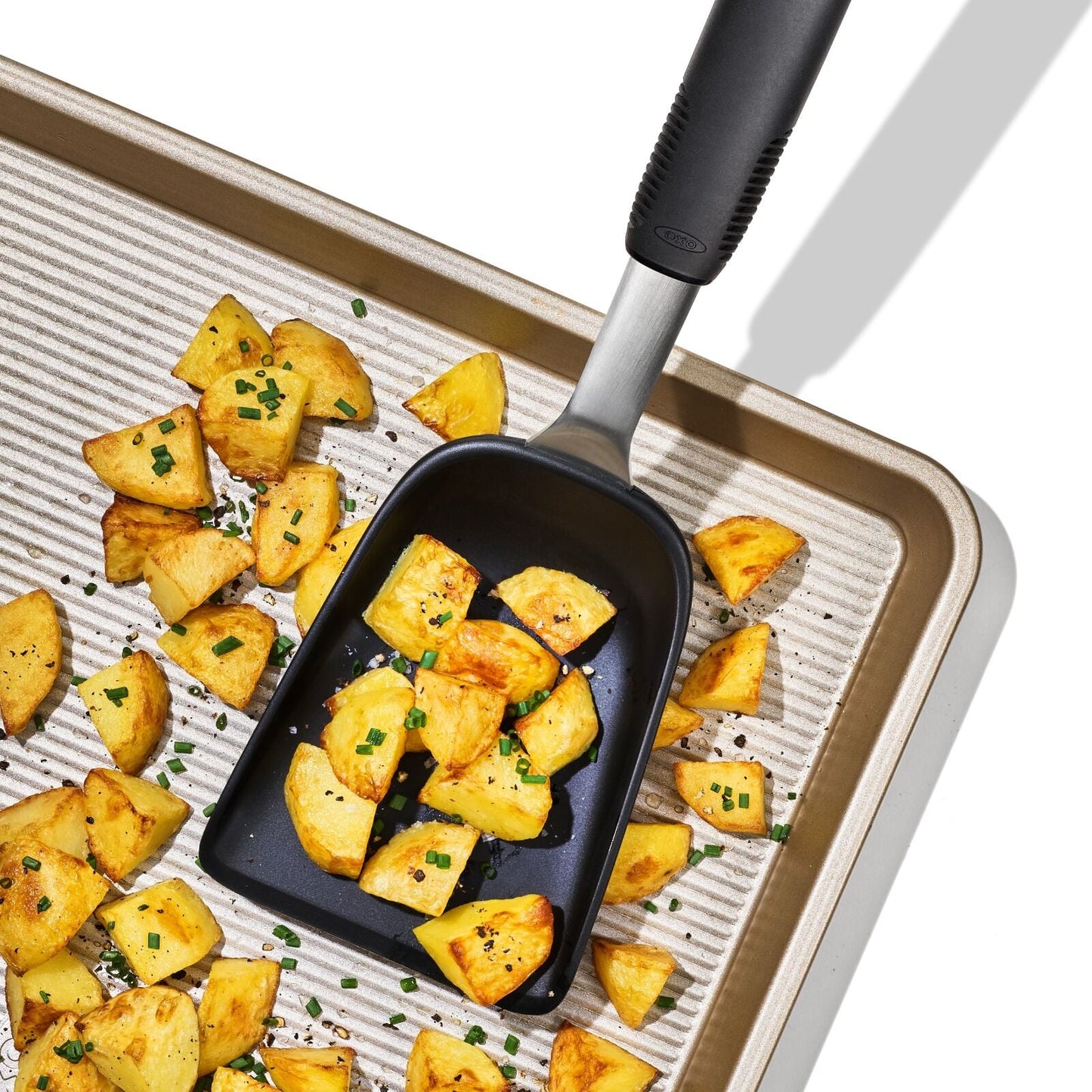 sheet-pan-scoop-v0 gg_11375300_sheetpanscoop_pdp_01.jpg