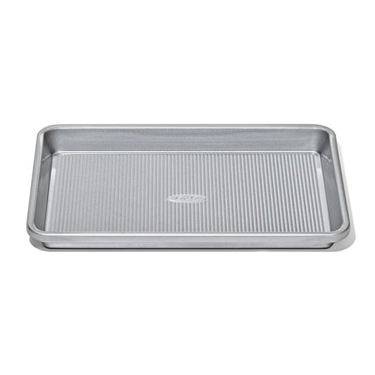 non-stick-pro-clear-coated-quarter-sheet-pan-q5 gg_11434900_quarter-sheet-pan_apdp_00_main.jpeg