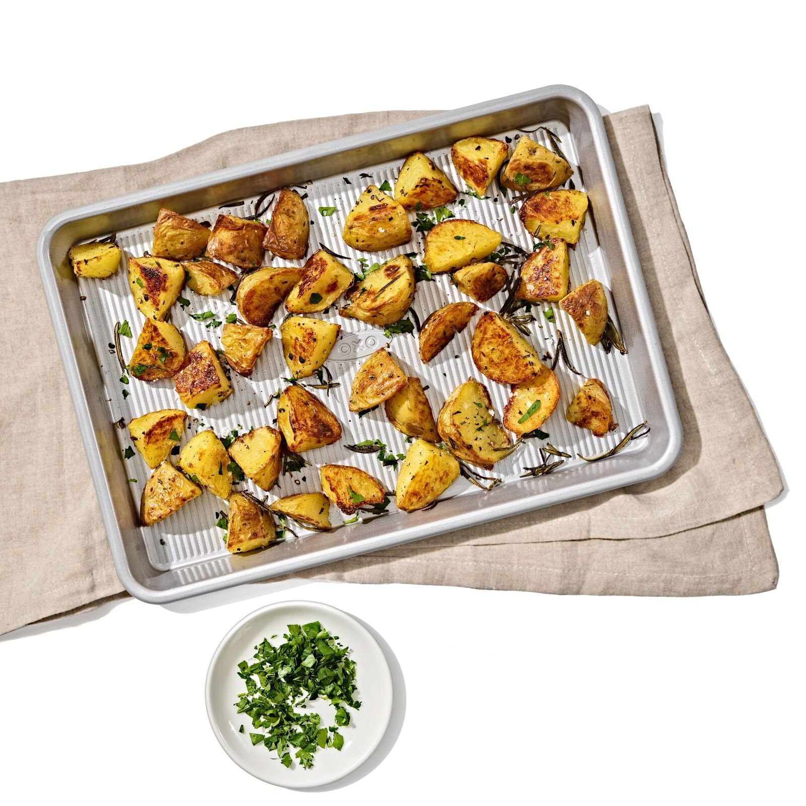 non-stick-pro-clear-coated-quarter-sheet-pan-q5 gg_11434900_quarter-sheet-pan_pdp_01.jpeg