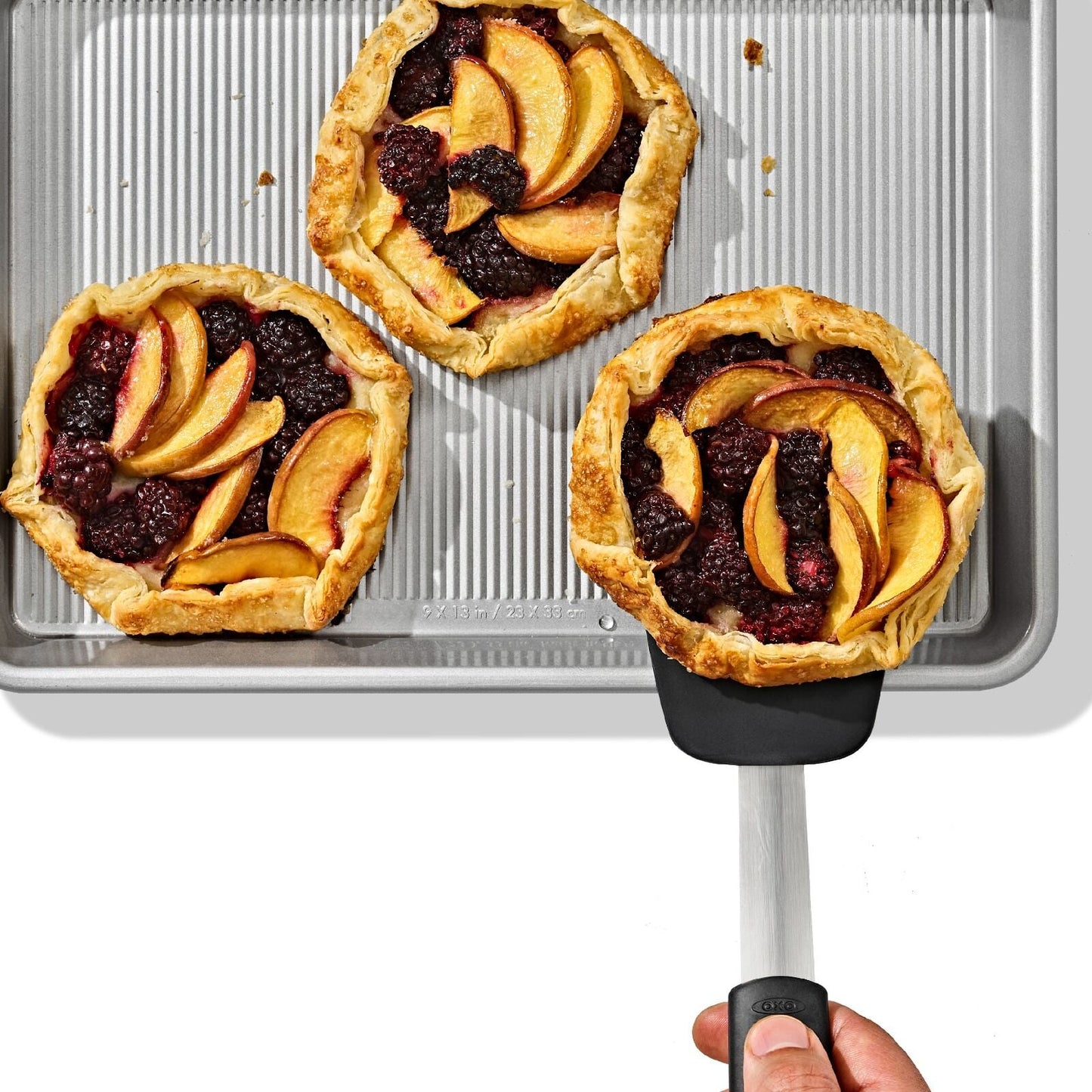 non-stick-pro-clear-coated-quarter-sheet-pan-q5 gg_11434900_quarter-sheet-pan_pdp_02.jpeg