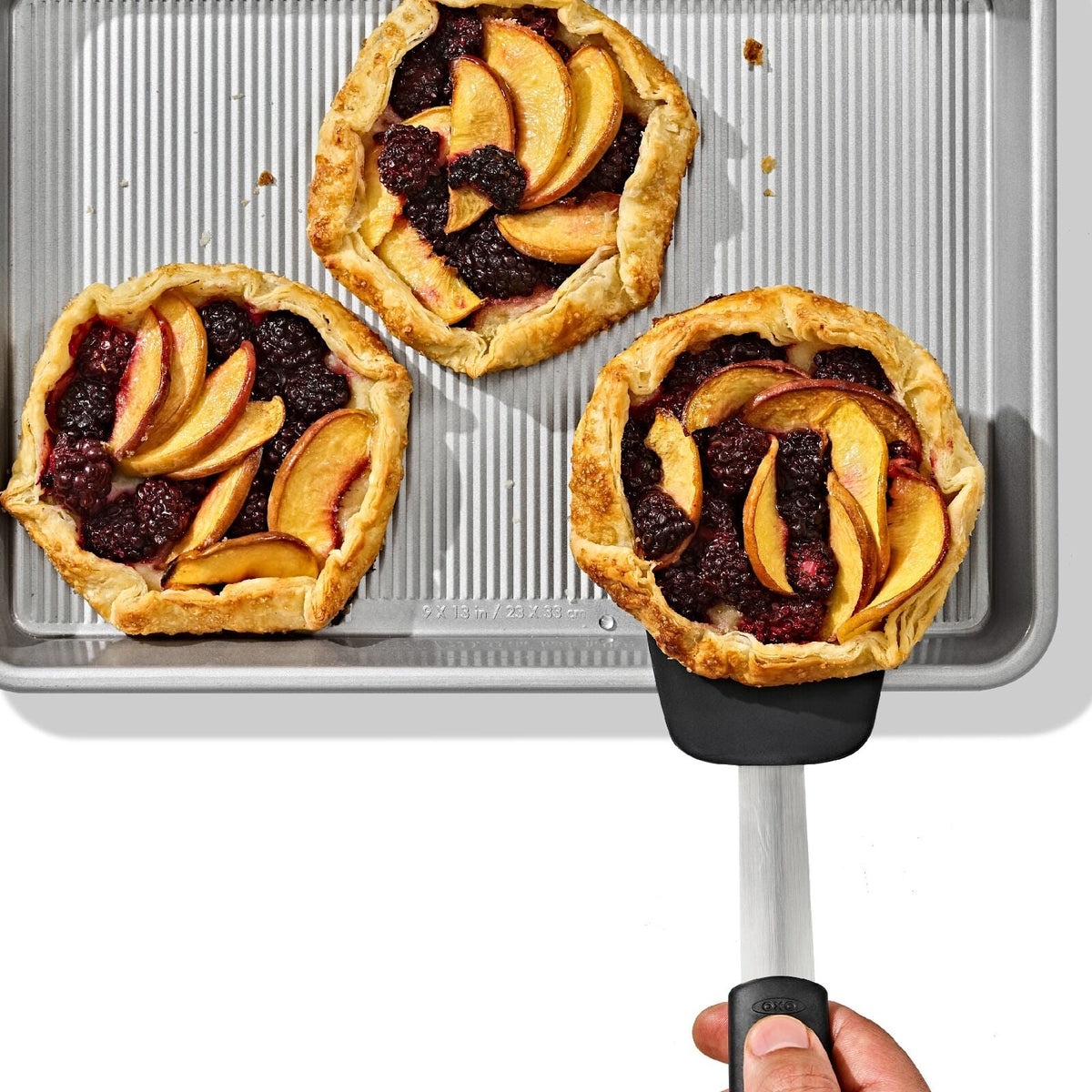 non-stick-pro-clear-coated-quarter-sheet-pan-q5 gg_11434900_quarter-sheet-pan_pdp_02.jpeg
