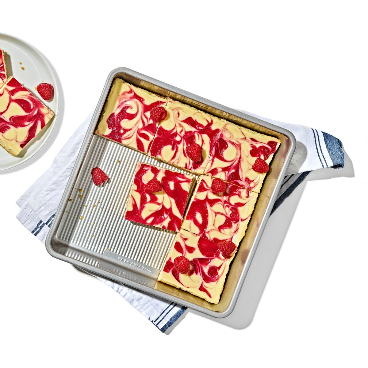 nonstick-pro-clear-coated-9in-square-cake-pan-y1 gg_11435200_9in-square-cake-pan_pdp_01.jpeg
