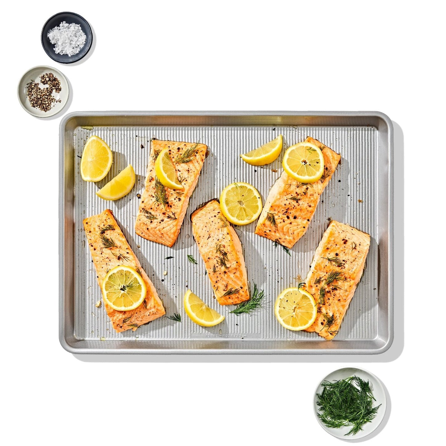 non-stick-pro-clear-coated-half-sheet-pan-m7 gg_11435300_half-sheet-pan_pdp_03.jpeg