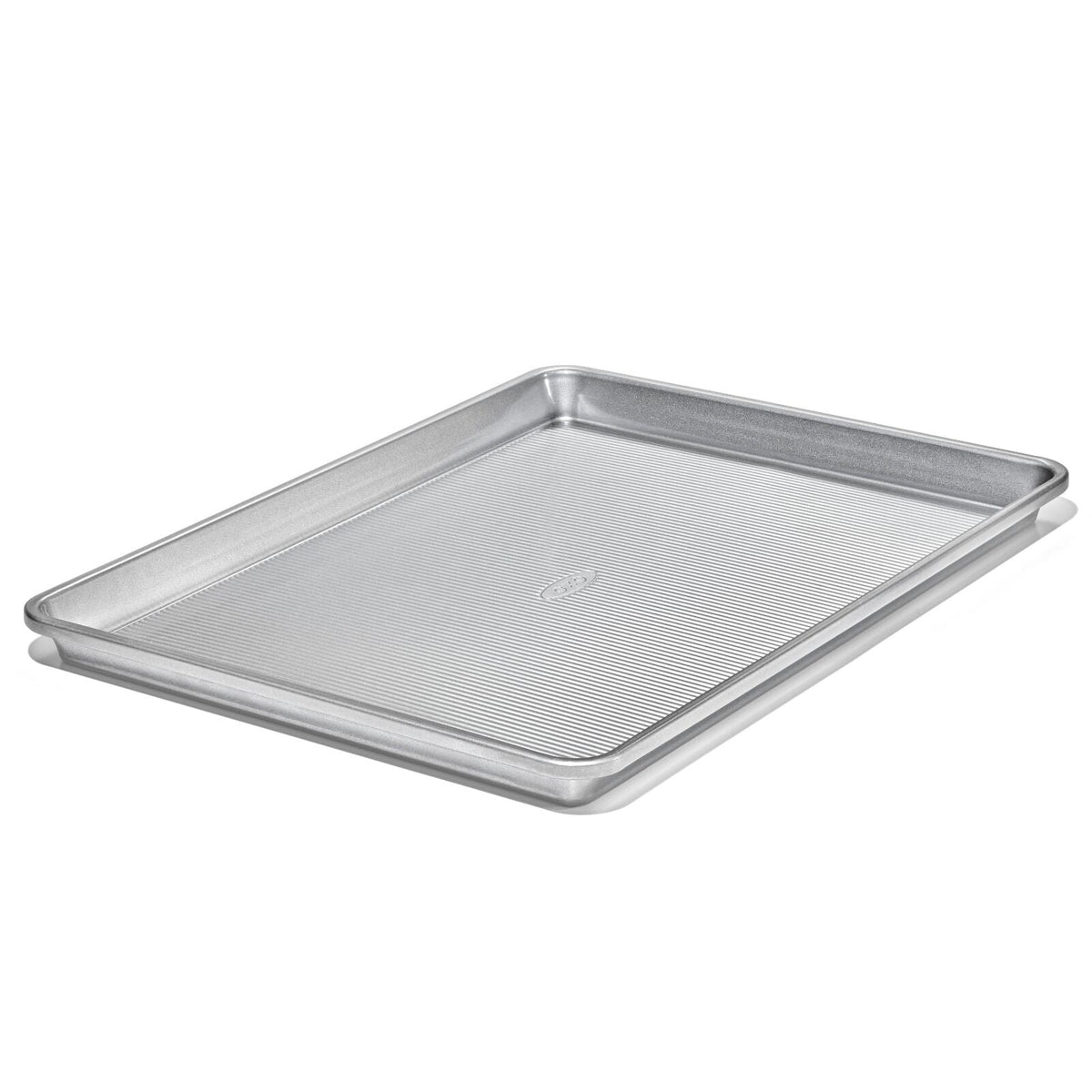 non-stick-pro-clear-coated-half-sheet-pan-m7 gg_11435300_half-sheet-pan_pdp_04.jpeg