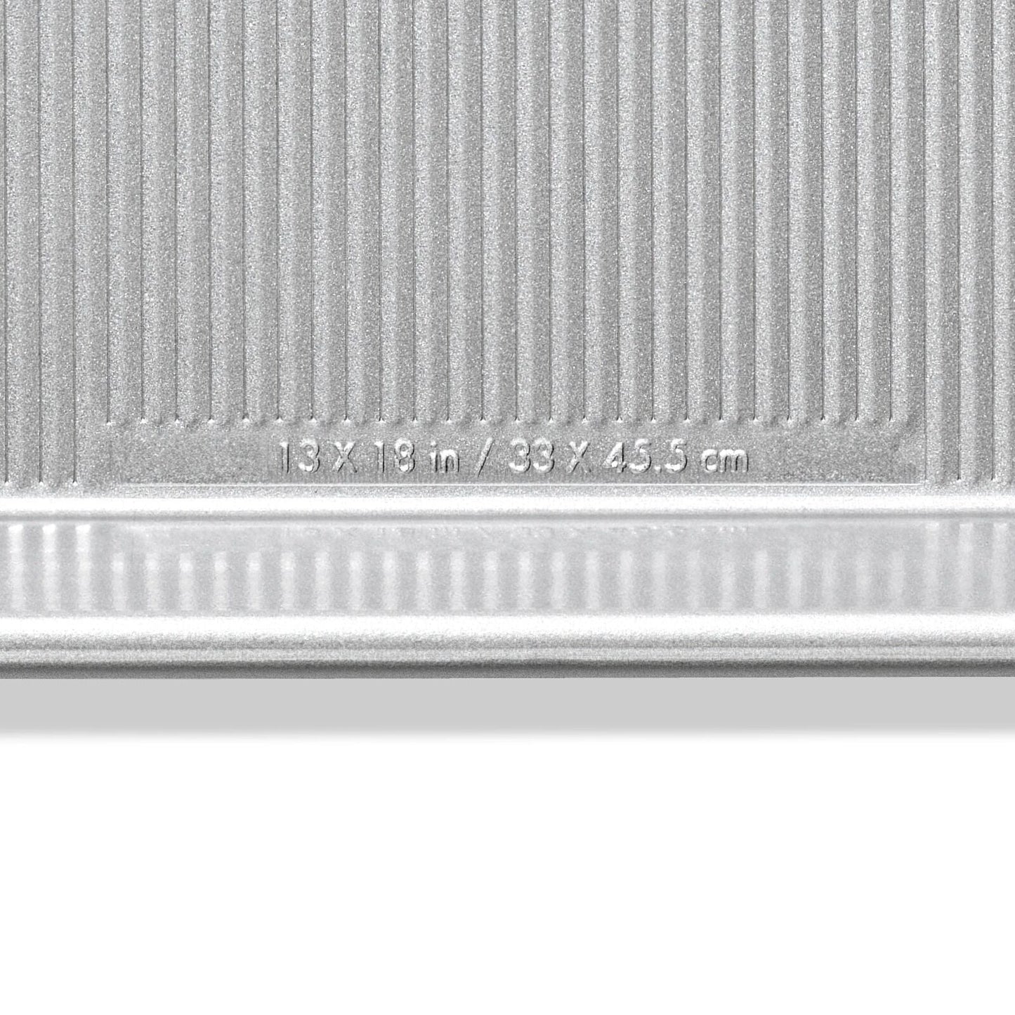 non-stick-pro-clear-coated-half-sheet-pan-m7 gg_11435300_half-sheet-pan_pdp_05.jpeg