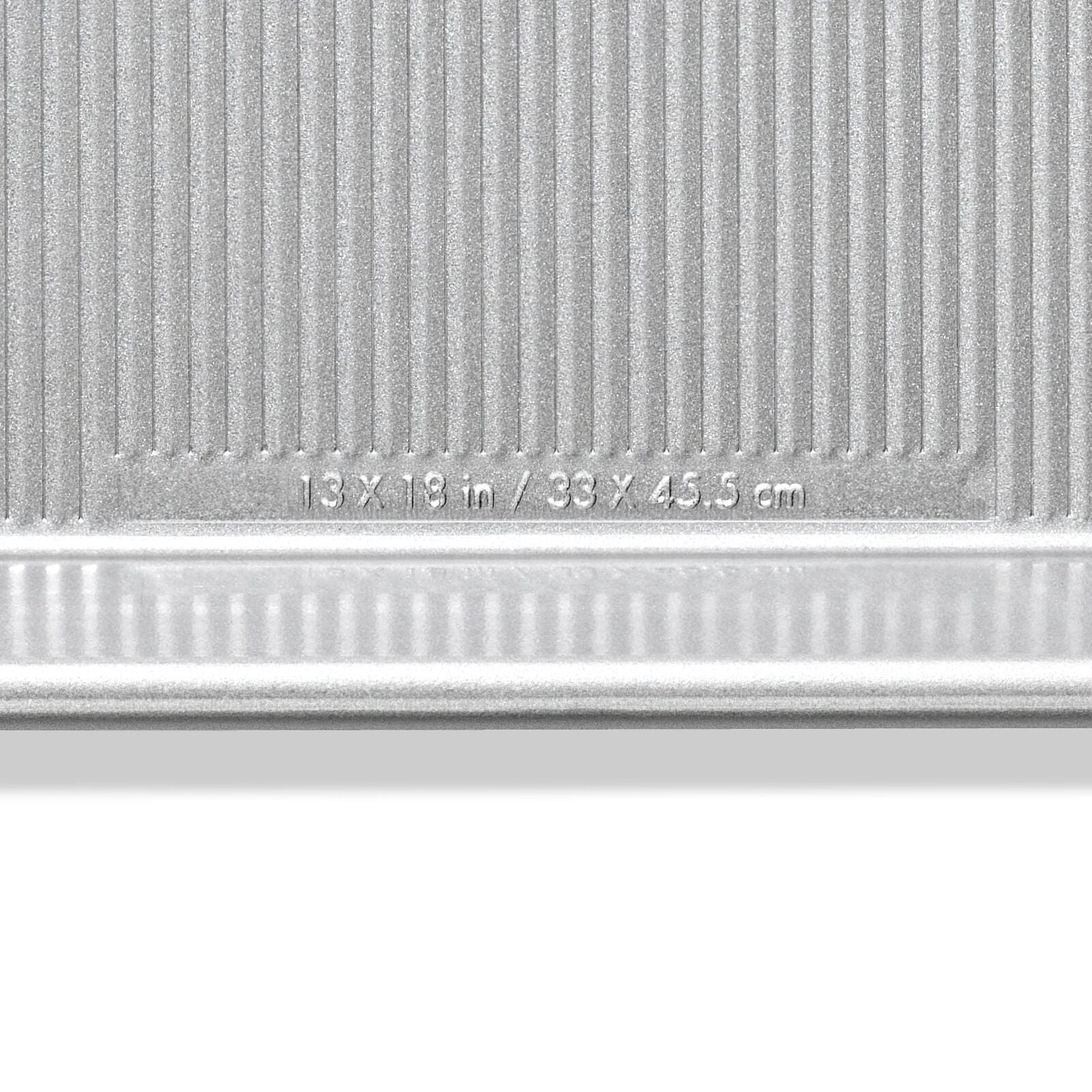 non-stick-pro-clear-coated-half-sheet-pan-m7 gg_11435300_half-sheet-pan_pdp_05.jpeg