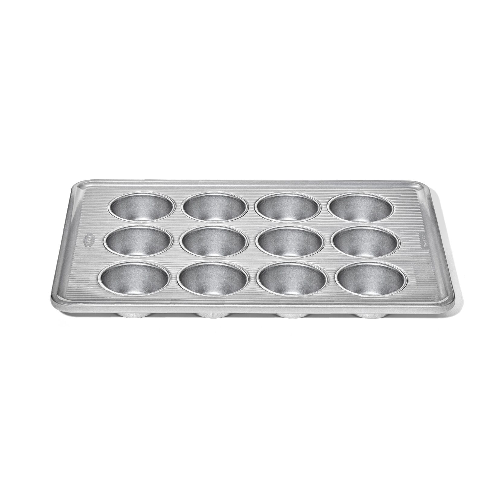 non-stick-pro-clear-coated-12-cup-muffin-pan-y0 gg_11435600_12-cup-muffin-pan_apdp_00_main.jpeg