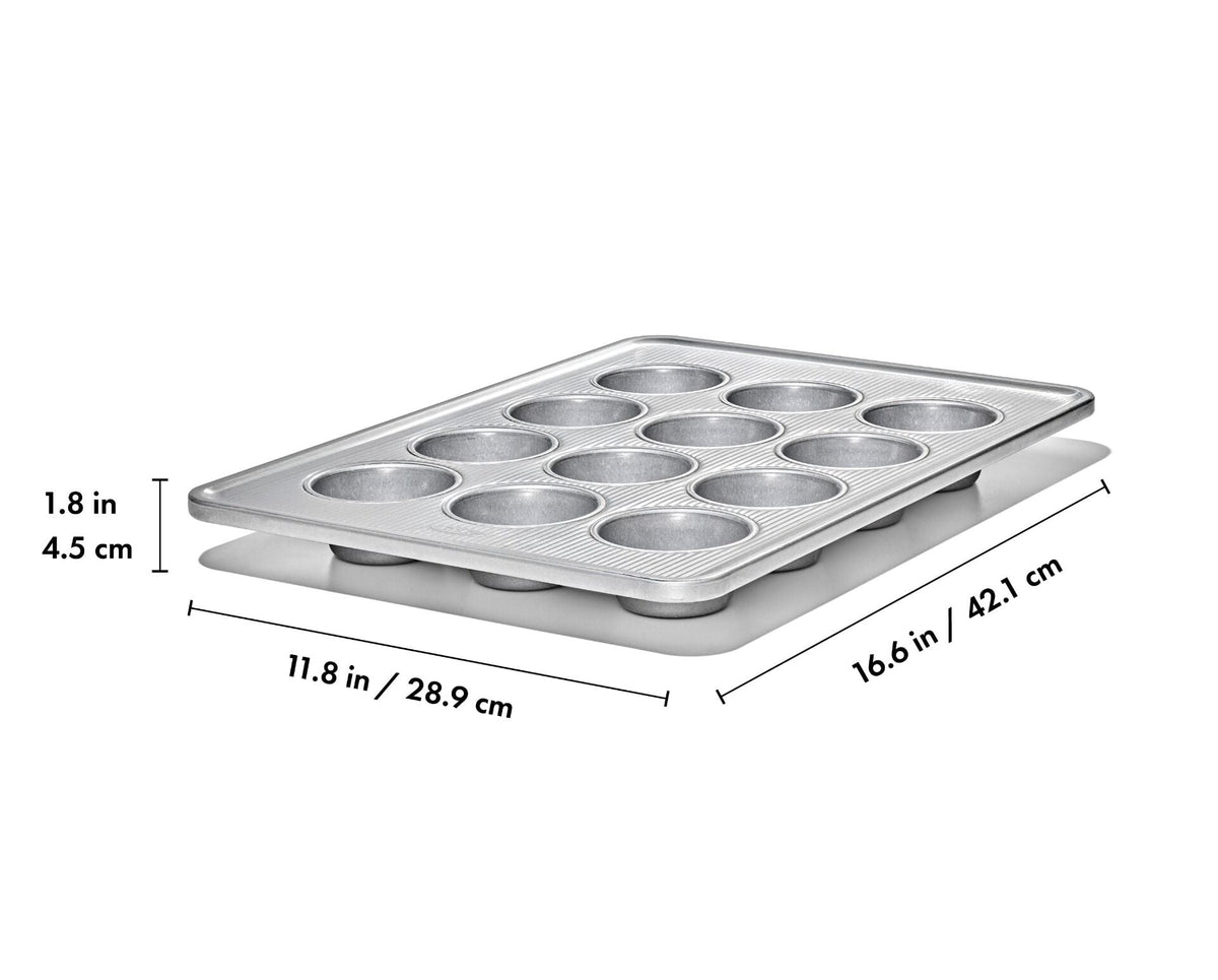 non-stick-pro-clear-coated-12-cup-muffin-pan-y0 gg_11435600_12-cup-muffin-pan_apdp_01_dim.jpeg