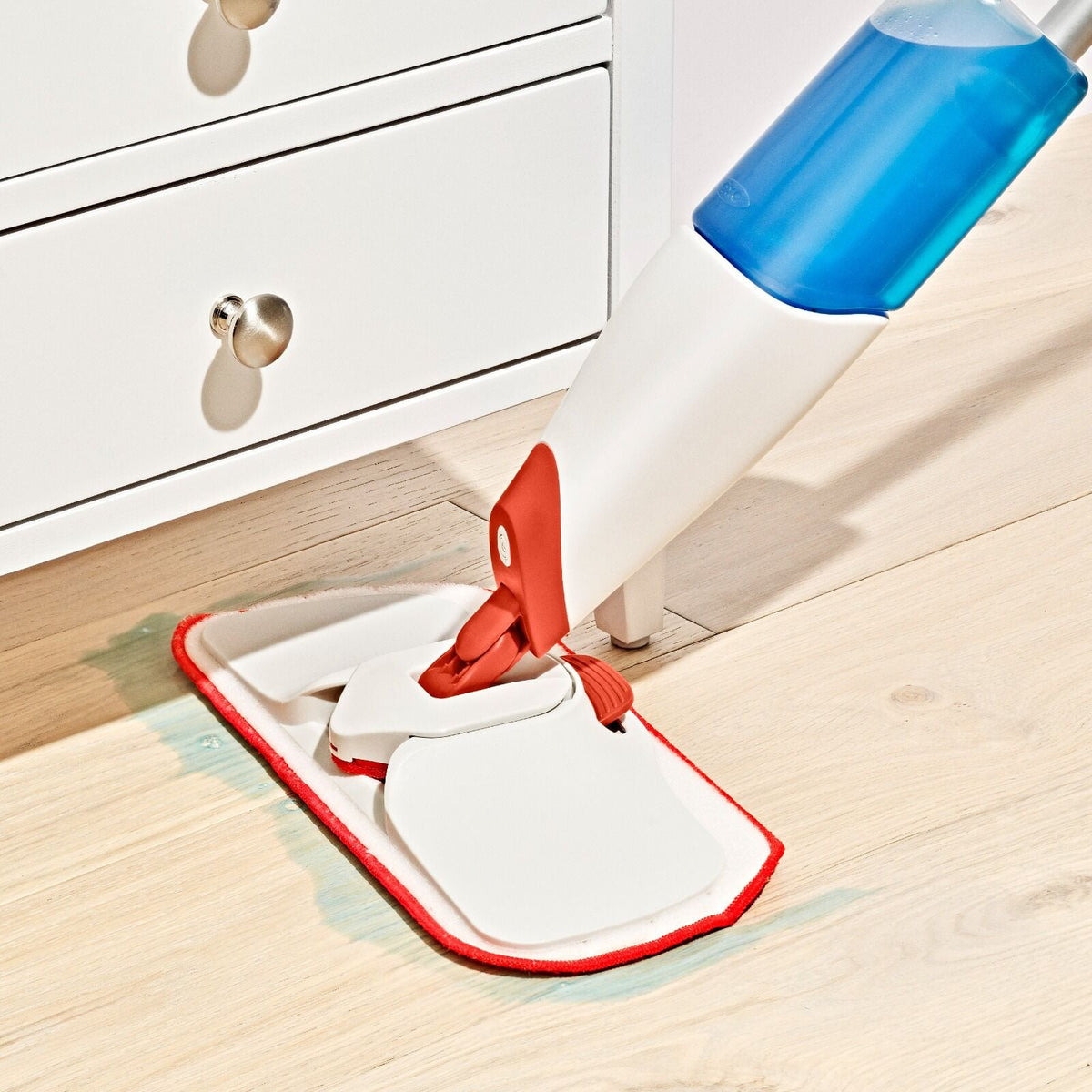 microfiber-spray-mop-b9 gg_12422900_spray-mop_pdp_06.jpeg