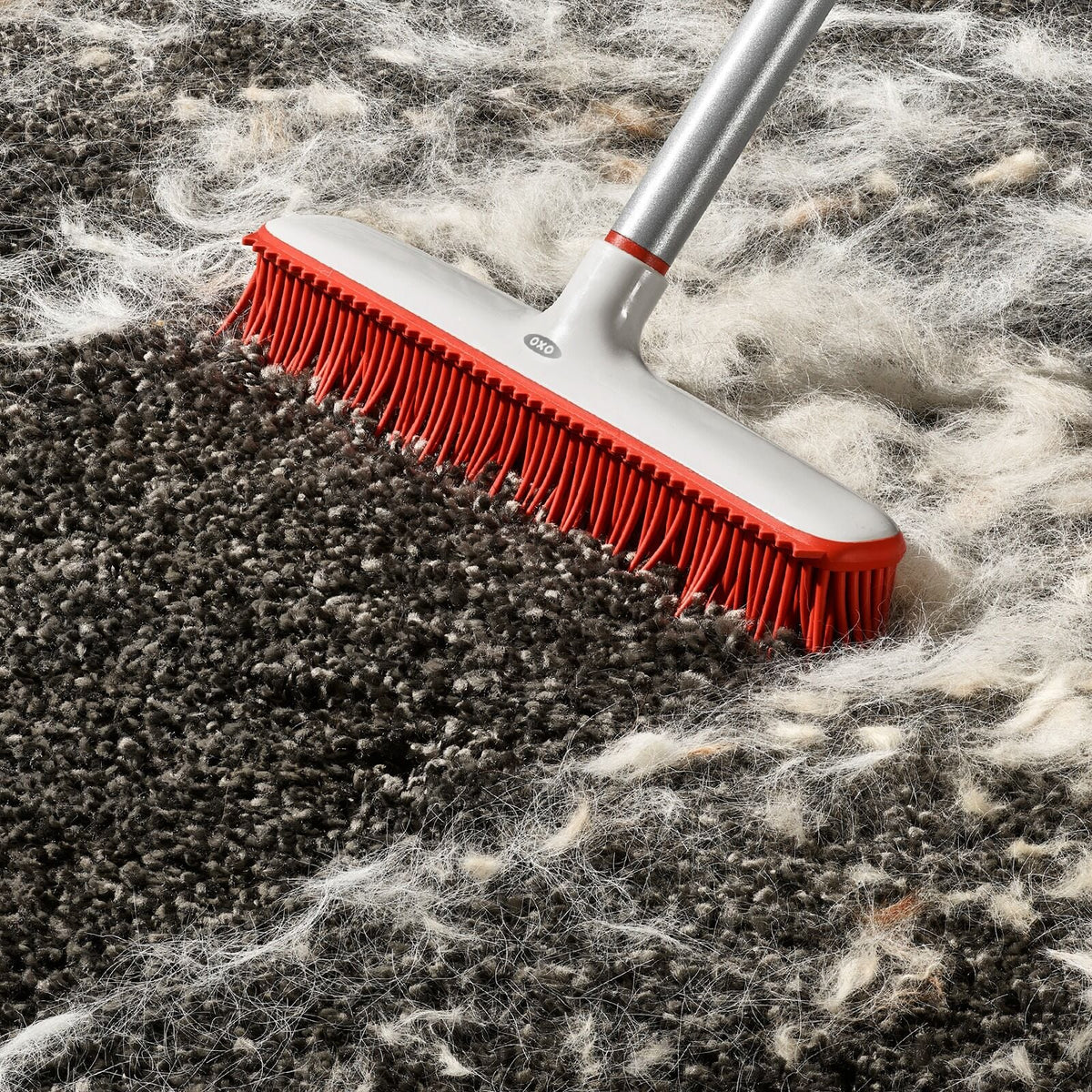 oxo-good-grips-fur-broom-k2 gg_12423000_fur-broom-compact_pdp_02.jpeg