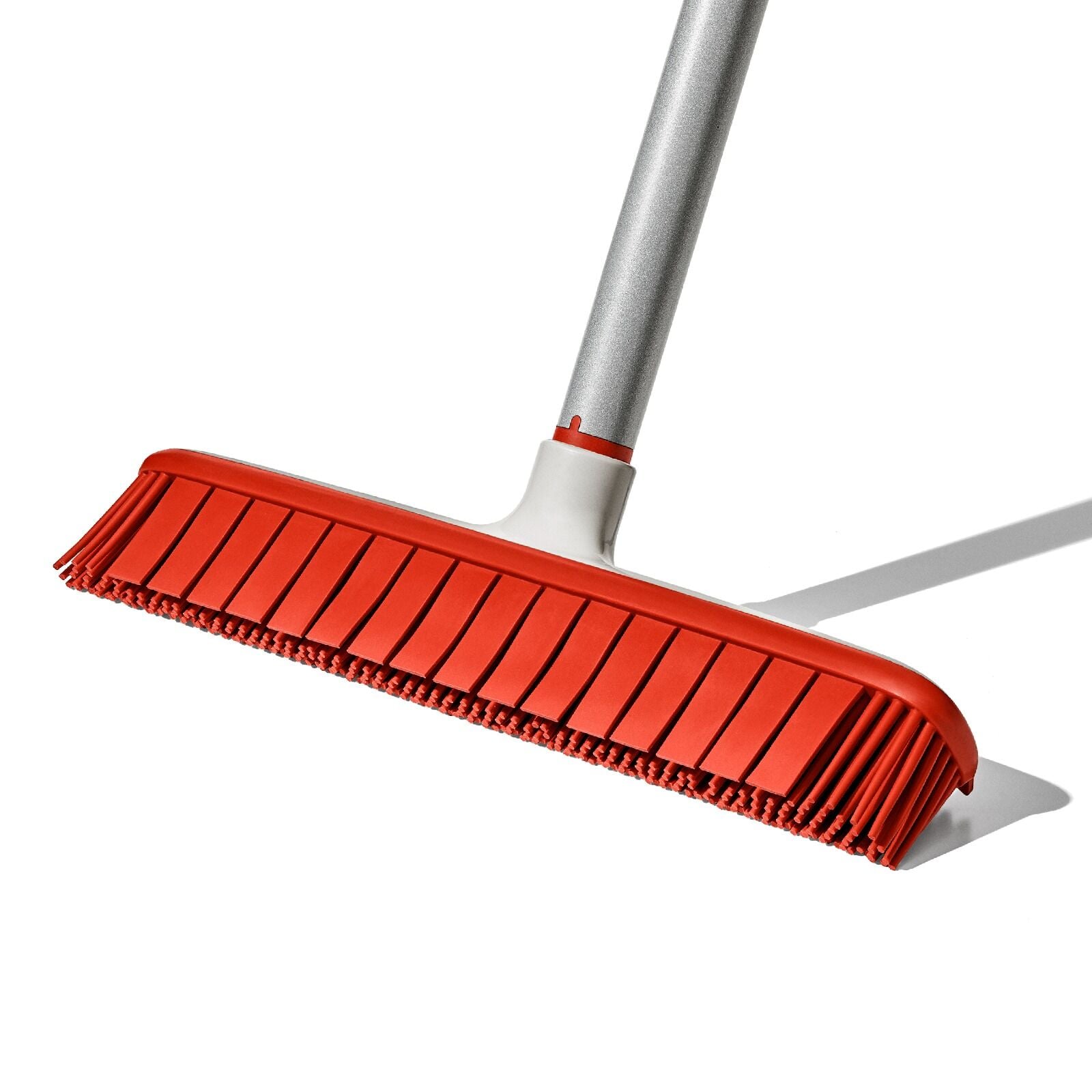 oxo-good-grips-fur-broom-k2 gg_12423000_fur-broom-compact_pdp_04.jpeg