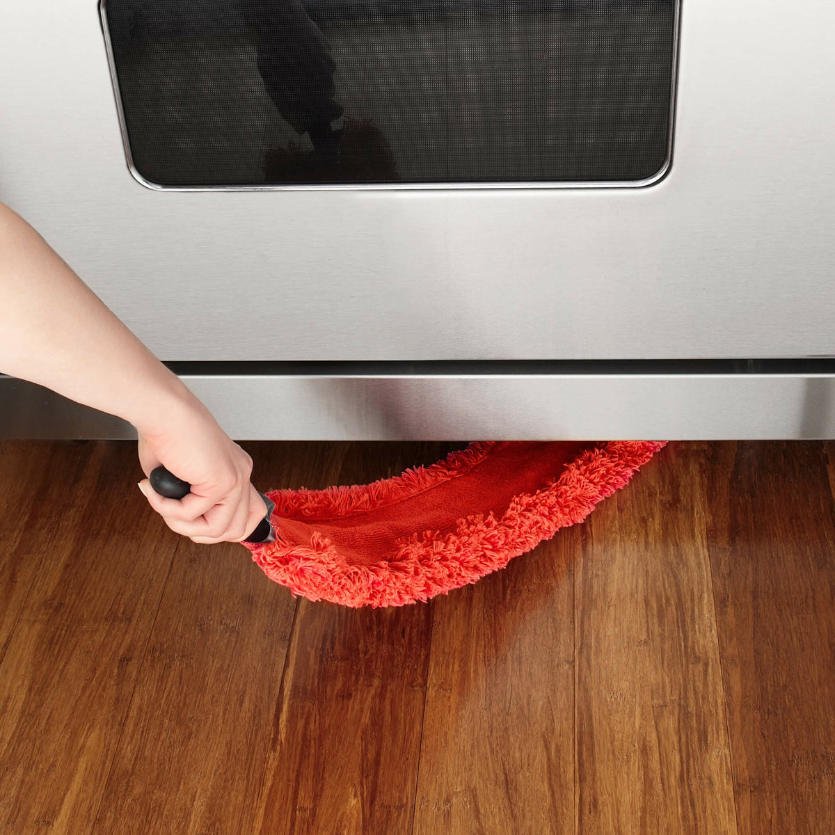 microfiber-under-appliance-duster-i0 gg_1245400_4b_1_.jpg
