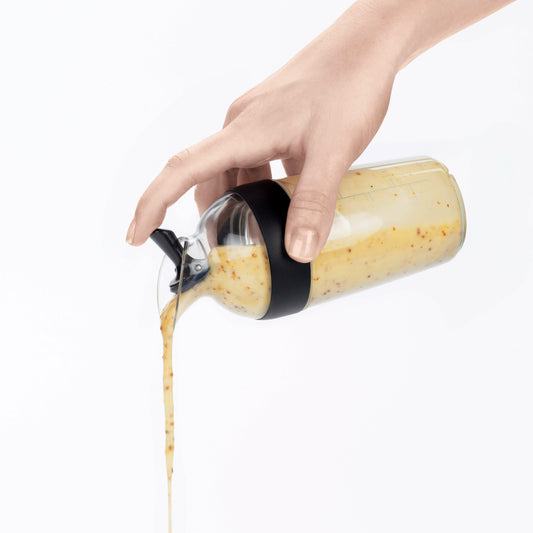 little-salad-dressing-shaker-i7 gg_1268980_3_1_.jpg
