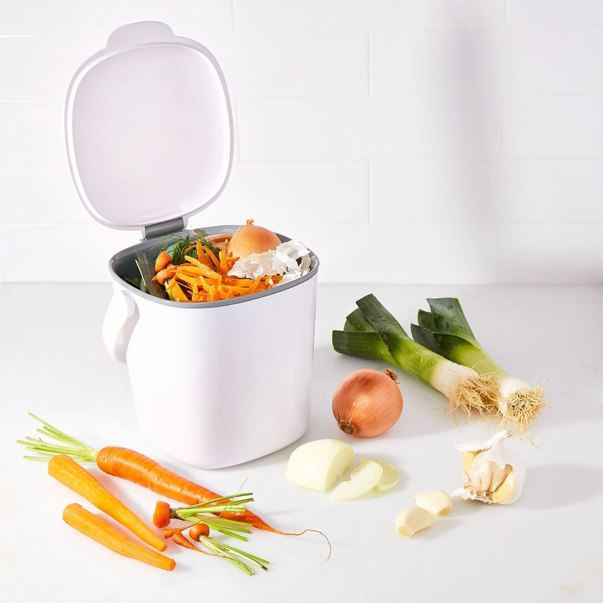 easy-clean-compost-bin-0-75-gal-t6 gg_13295800_9b_3.jpg