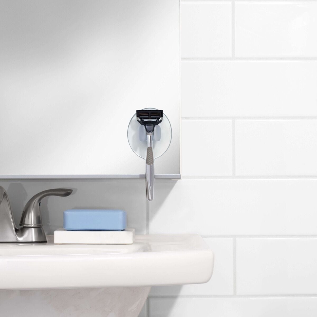 suction-razor-holder-l2 gg_1377400_9c_1_.jpg