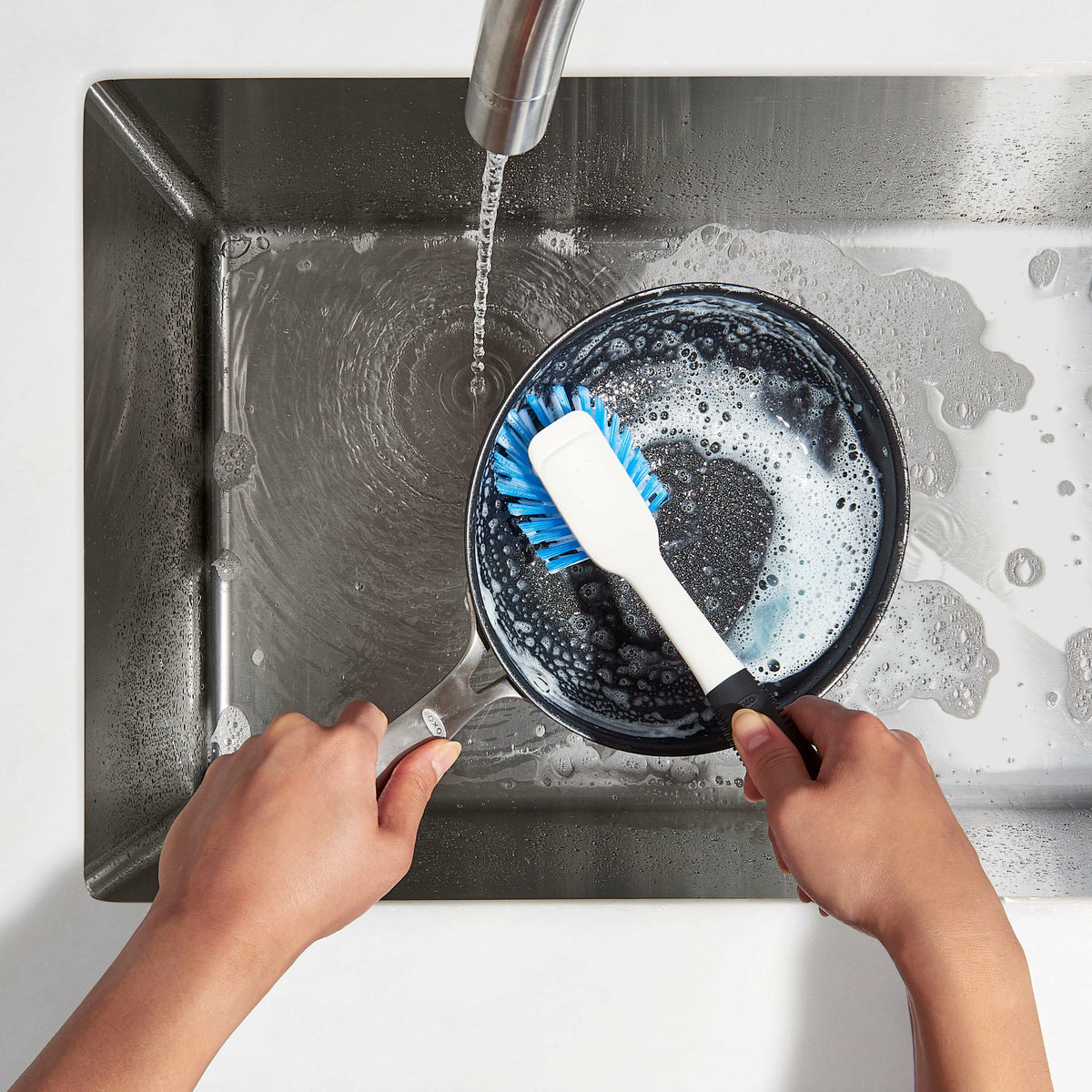 dish-brush-with-scraper-b9 gg_21691_4_1_.jpg