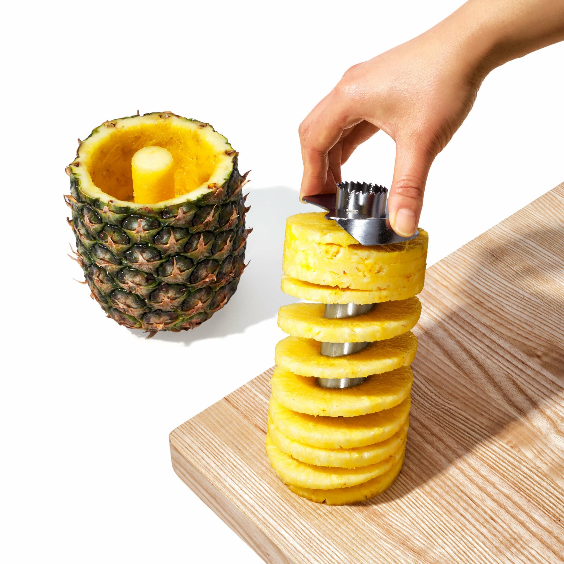 stainless-steel-pineapple-slicer-q9 gg_3108300_4c_1_.jpg