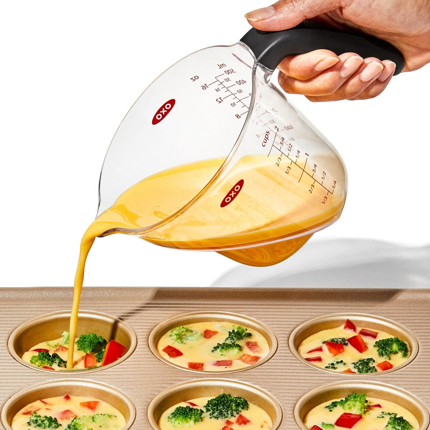2-cup-angled-measuring-cup-r5 gg_70981v6_2cupangledmeasuringcup_pdp_05.jpg