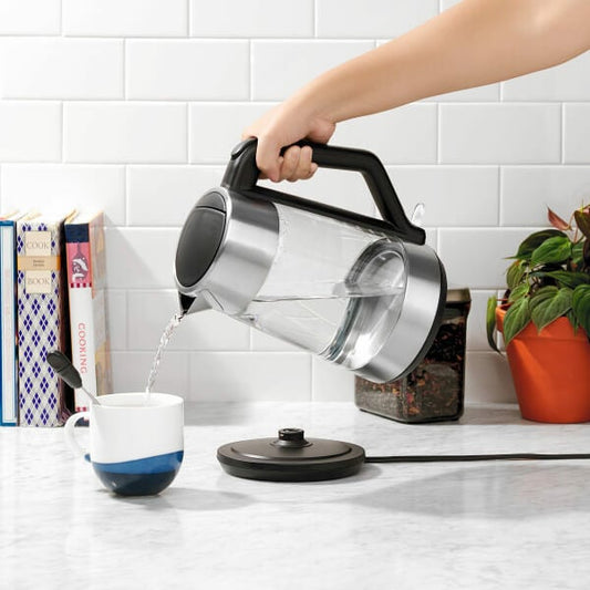 cordless-glass-electric-kettle-w6 lifestyle1.jpg