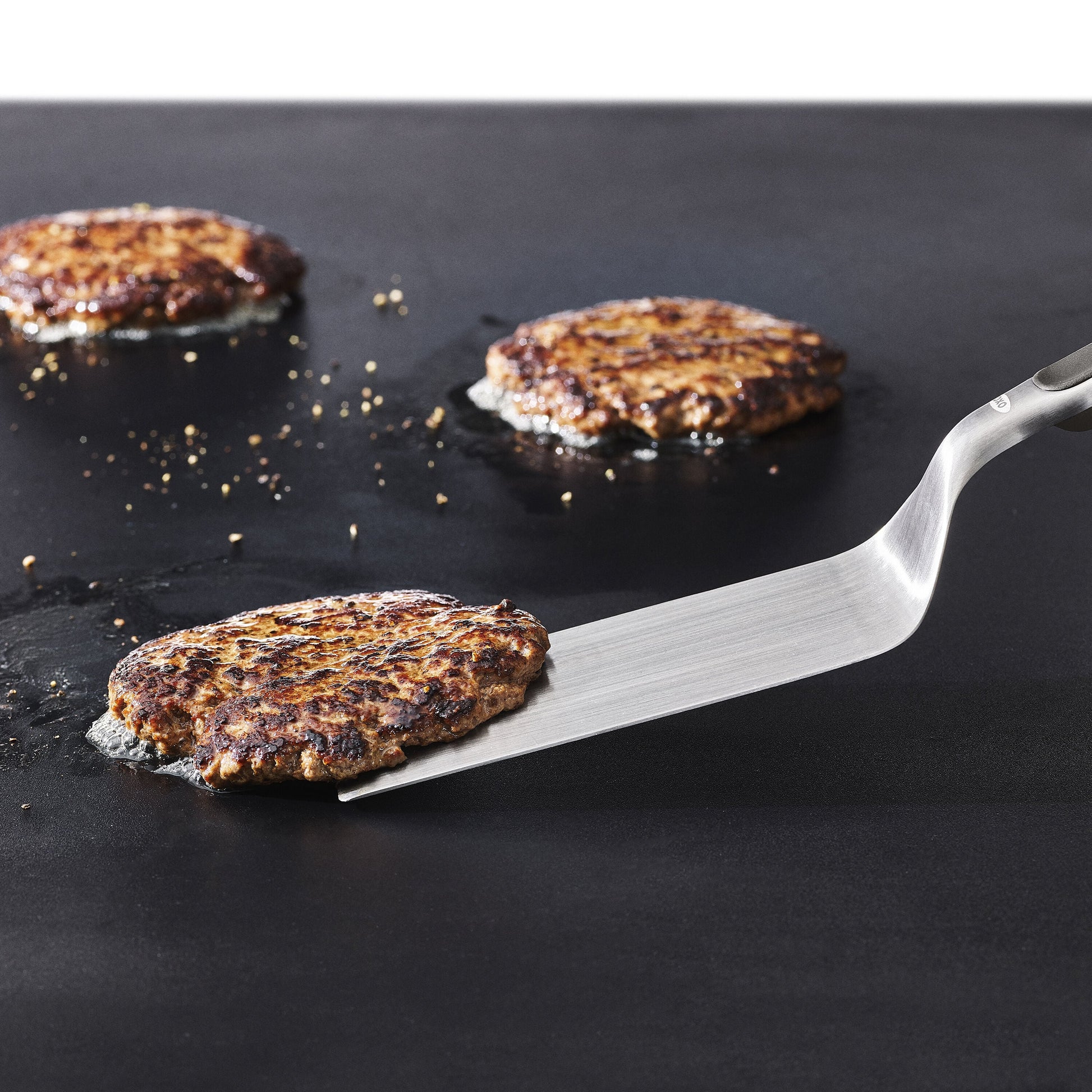 oxo-outdoor-griddle-turner-h3 od_9108400_071921_34_rgb.jpg