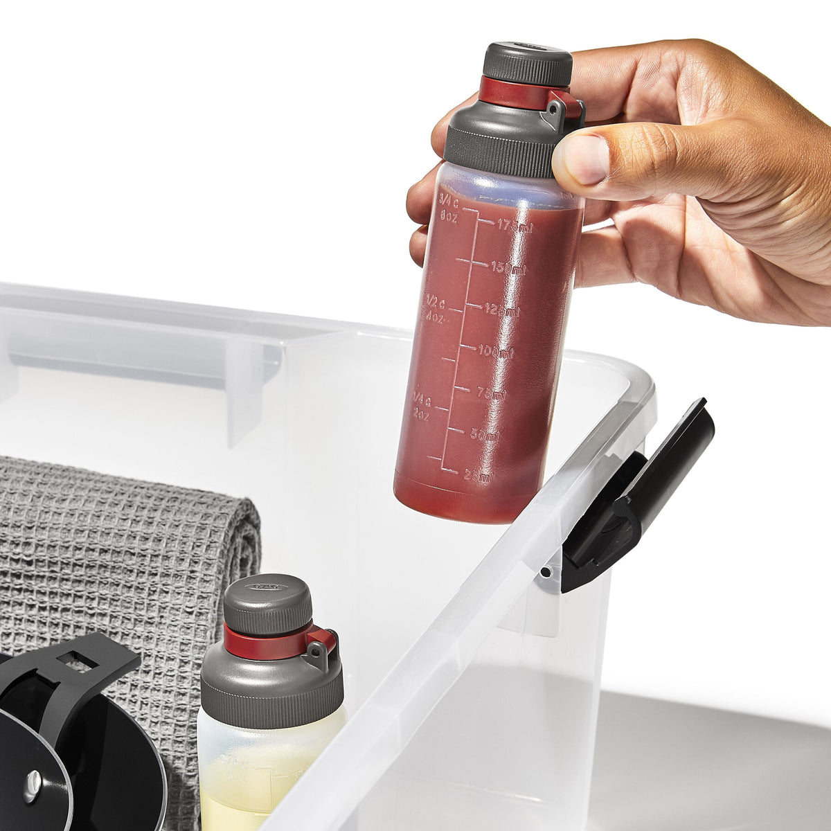 oxo-outdoor-leakproof-squeeze-bottle-set-g1 od_9109200_071921_91_rgb.jpg