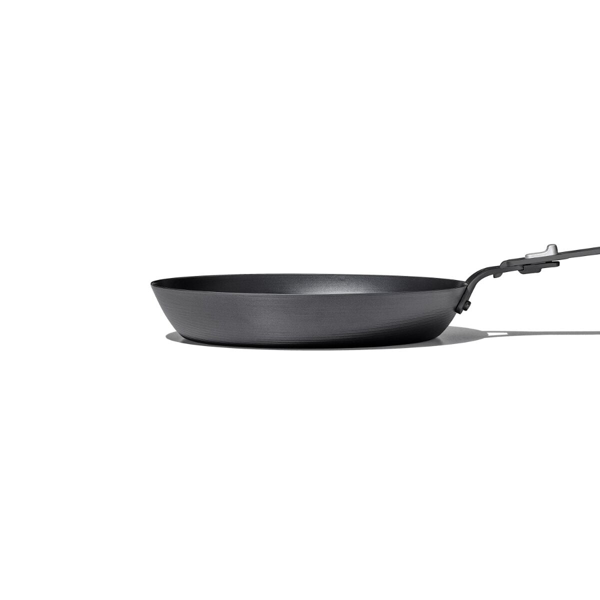 carbon-steel-with-removable-handle-10in-pan-t3 od__2059640001__10incarbonsteelpan_70_rgb.jpg