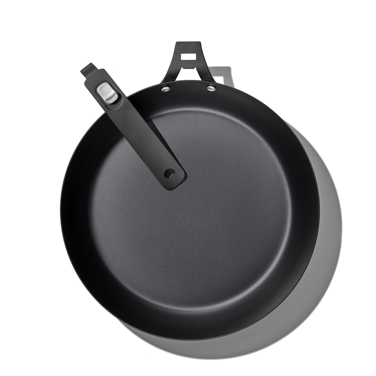 outdoor-12-inch-carbon-steel-pan-with-removable-handle-b9 od__2059650001_12incarbonsteelpan_59_rgb.jpg