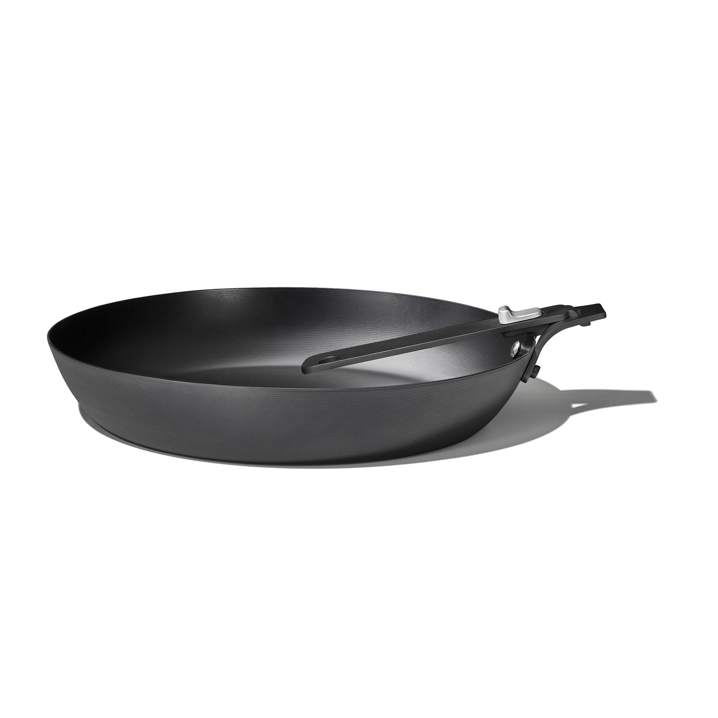outdoor-12-inch-carbon-steel-pan-with-removable-handle-b9 od__2059650001_12incarbonsteelpan_60_rgb.jpg