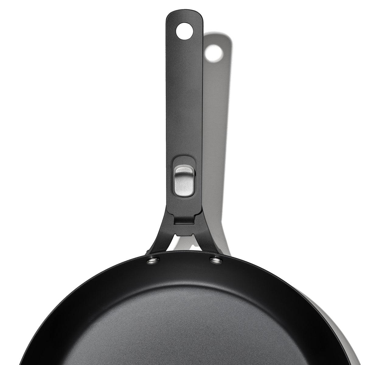 outdoor-12-inch-carbon-steel-pan-with-removable-handle-b9 od__2059650001_12incarbonsteelpan_86_rgb.jpg