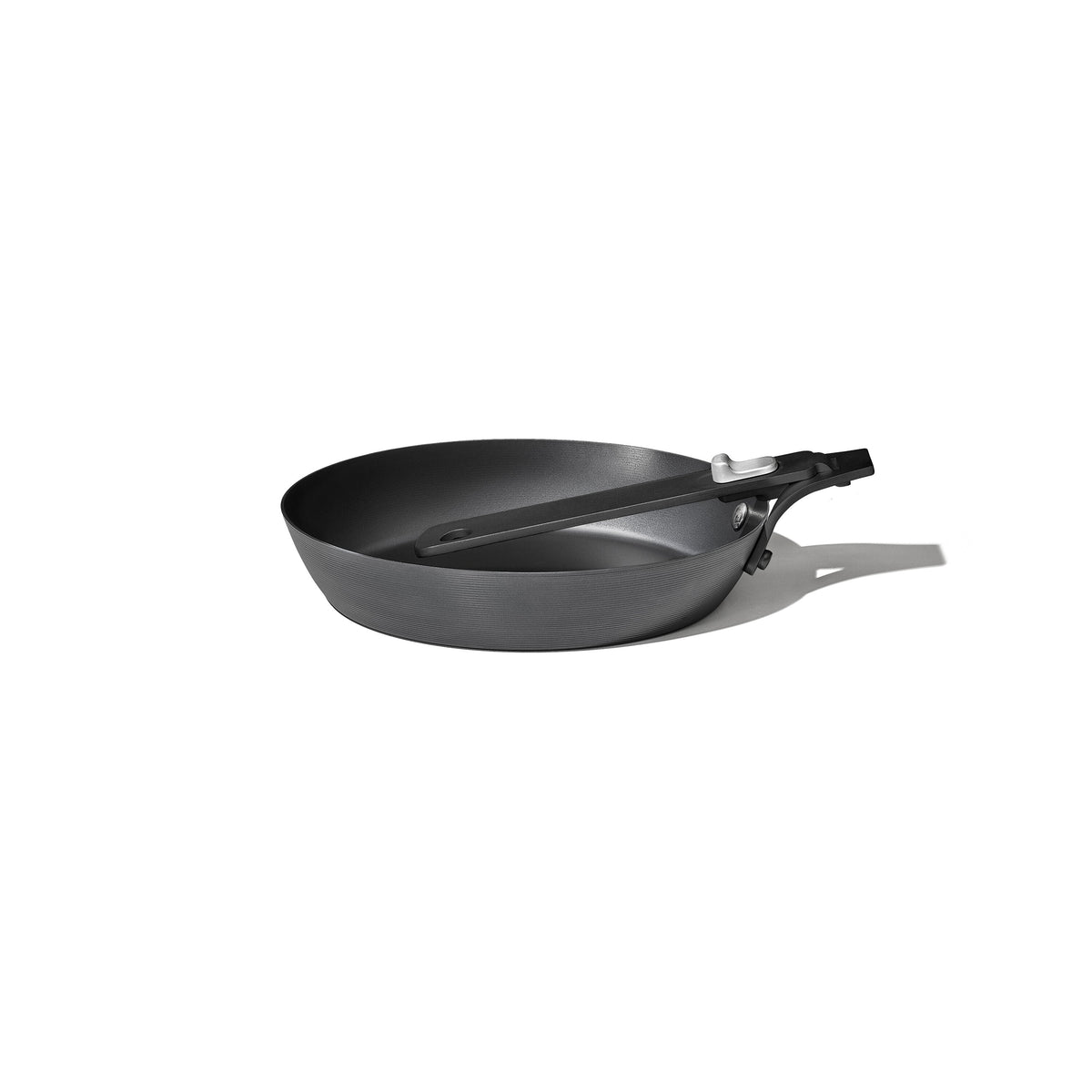carbon-steel-with-removable-handle-8in-pan-g5 od__2059660001__8incarbonsteelpan_74_rgb.jpg