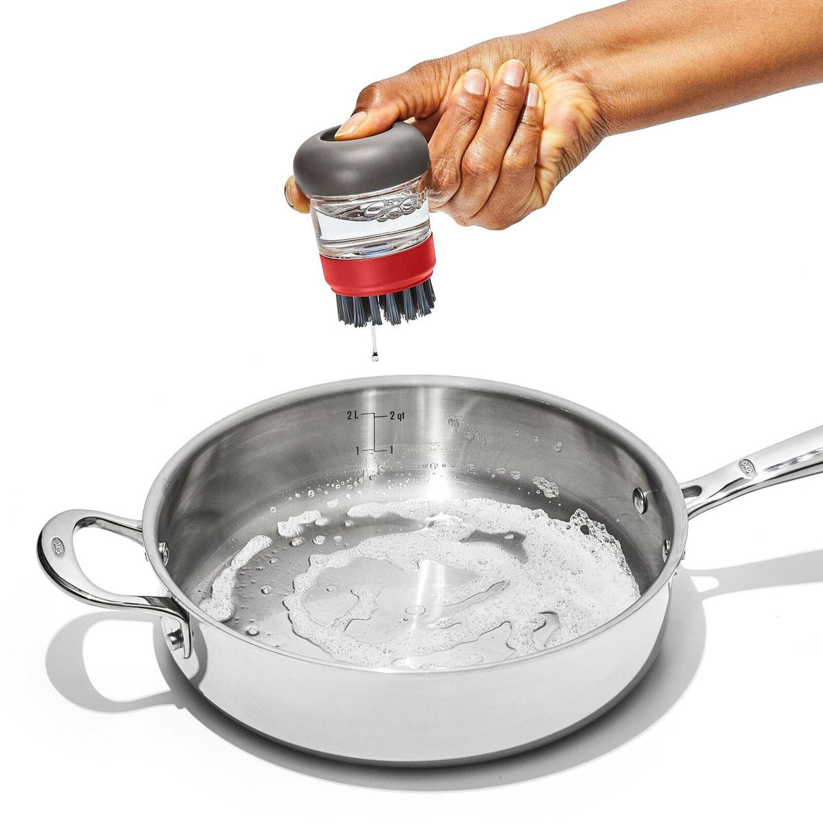 outdoor-soap-dispensing-dish-brush-with-storage-case-f6 odr_9209700_soapdispensingbrush_10.jpg