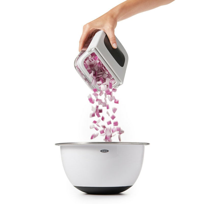vegetable-chopper-with-easy-pour-opening-s4 onion_4.jpg