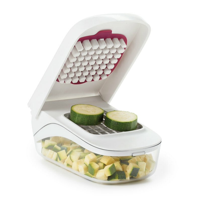 vegetable-chopper-with-easy-pour-opening-s4 onion_5.jpg