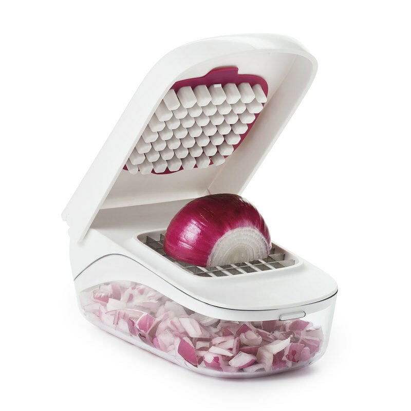 vegetable-chopper-with-easy-pour-opening-s4 onion_6.jpg